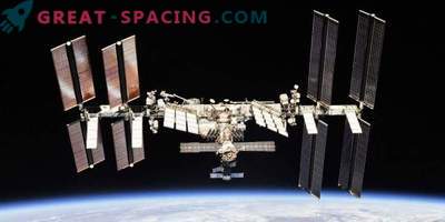 Astronautas estudam um misterioso buraco na ISS