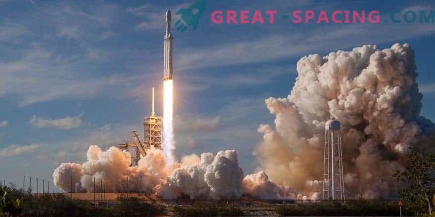 Foguete Falcon Heavy se prepara para o segundo vôo em março