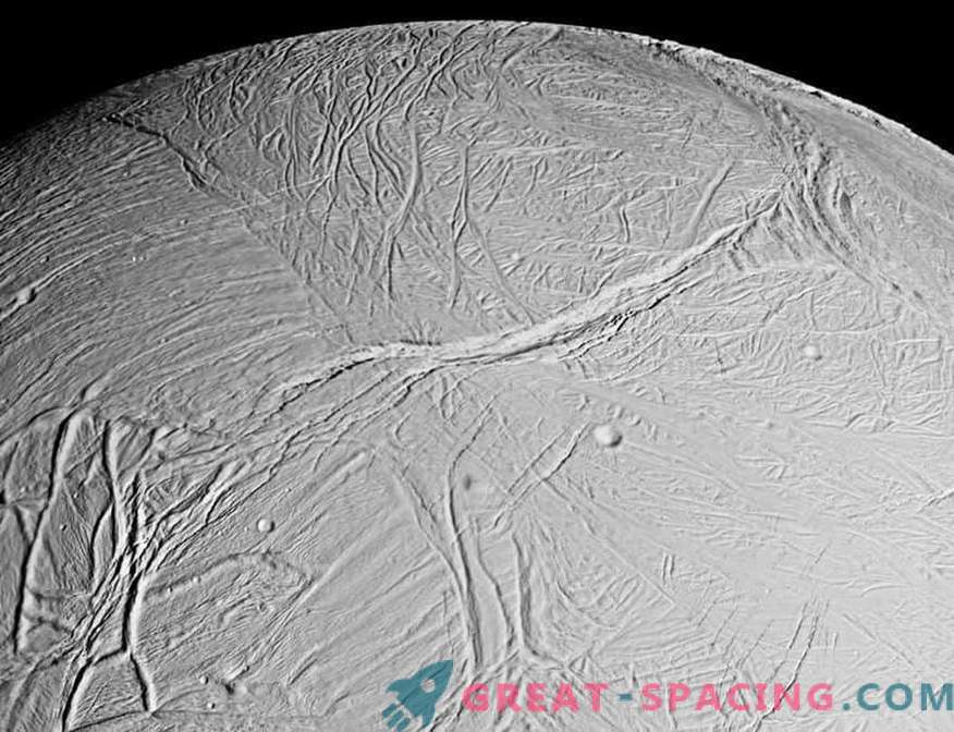 Encélado pode esconder a vida