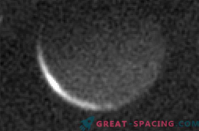 A noite desce sobre Charon, o maior satélite de Plutão