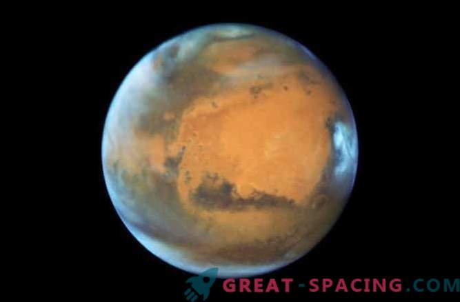 Cientistas tentam explicar flashes estranhos em Marte