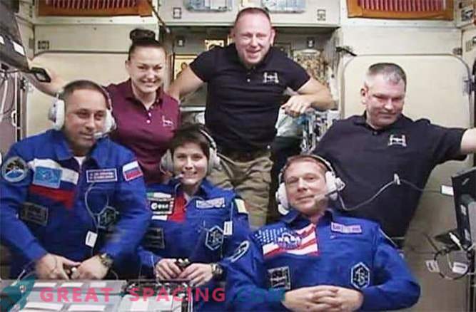 Novos tripulantes chegaram com segurança à ISS