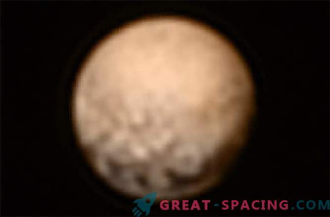 O navio revivido da missão New Horizons envia uma foto de Plutão