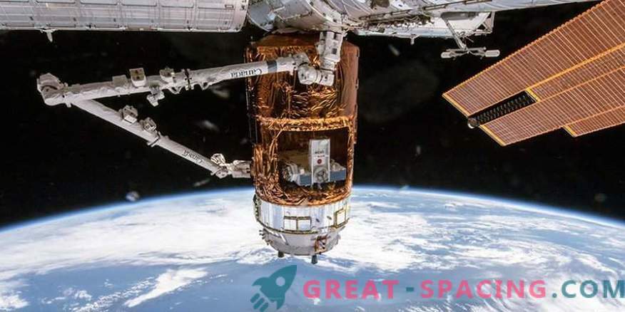 navio cargueiro japonês saiu da estação espacial