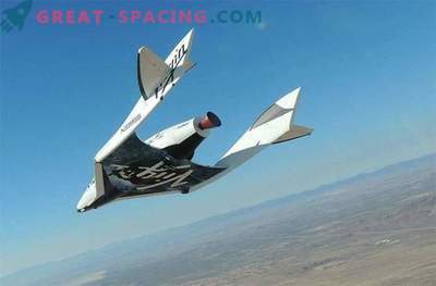 Nave espacial SpaceShipTwo caiu durante o vôo de teste