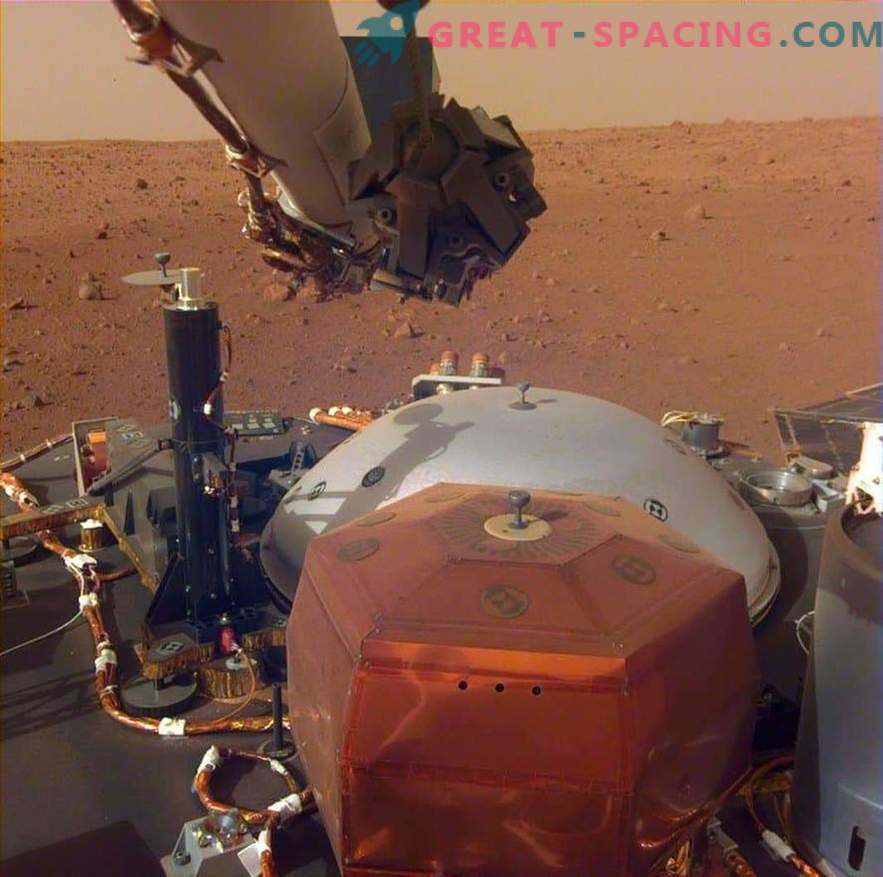 O Martian InSight começará a perfurar a superfície no próximo mês.