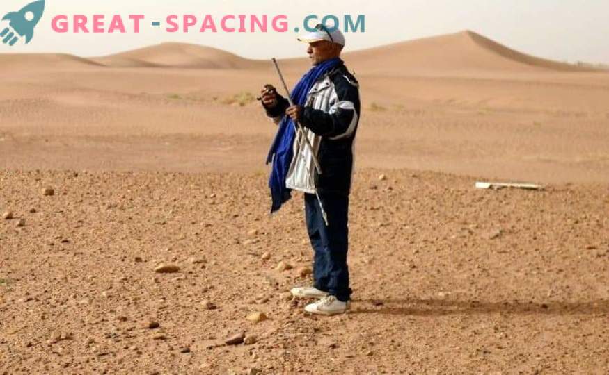 deserto marroquino peneirado por caçadores de meteoritos
