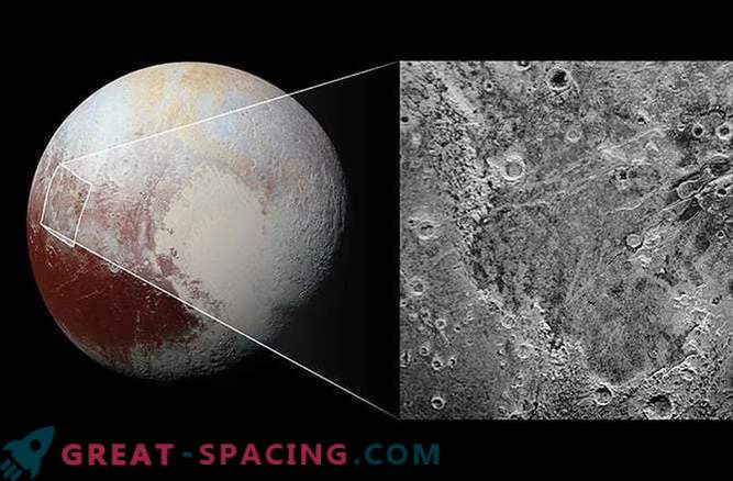 O que tira um pedaço de gelo de Plutão?