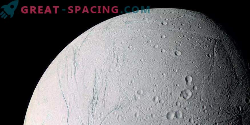 O satélite de Saturno, Encélado, pode capotar