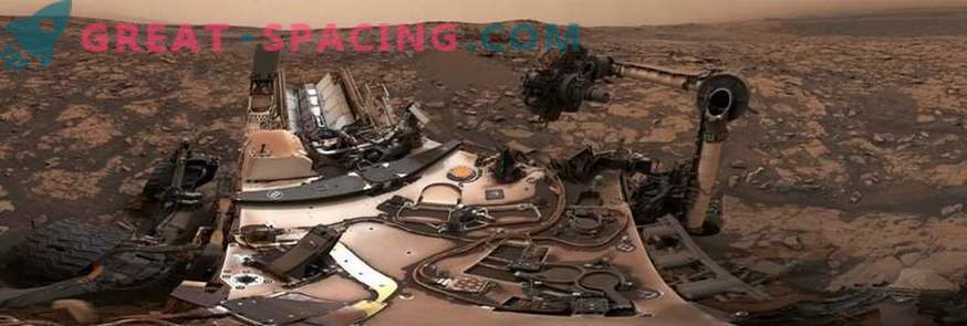 Épico e Panorama Marciano do rover empoeirado Curiosidade