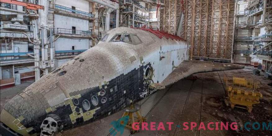 Cicatrizes da Guerra Fria! Admire o ônibus espacial soviético esquecido