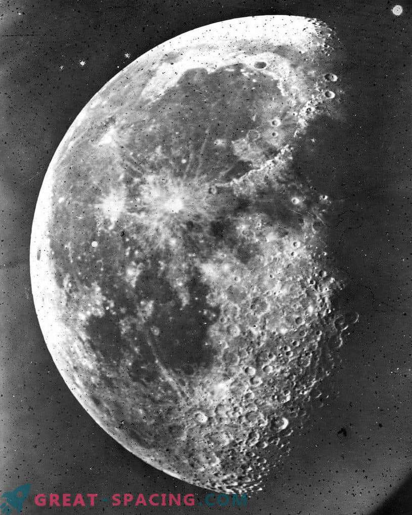 Quando a primeira foto da lua apareceu
