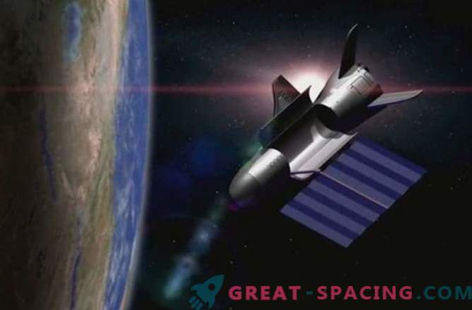 O avião espacial X-37B foi lançado em órbita para a quarta missão secreta