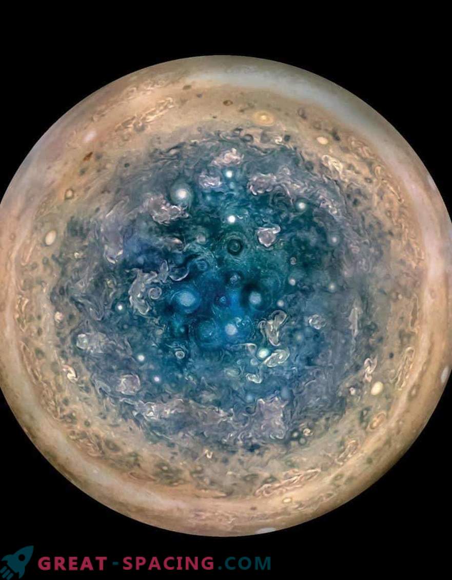 Juno fornece as primeiras informações sobre Júpiter