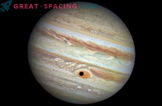 O satélite de Júpiter obstruiu a Grande Mancha Vermelha