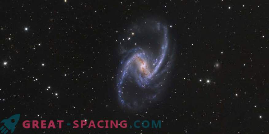 Nascimento de estrelas e fluxo de gás na galáxia NGC 1365