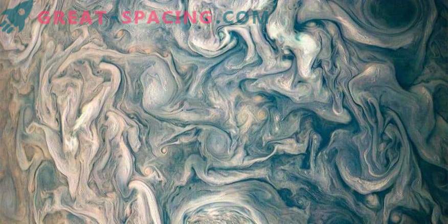 Fotos do cosmos: nuvens caóticas de Júpiter
