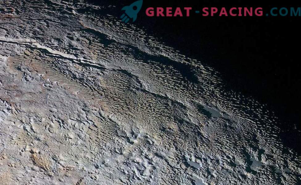 Spiny Pluto sugere a existência de picos de gelo em outros mundos