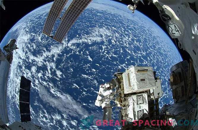 Vista deslumbrante da estação espacial