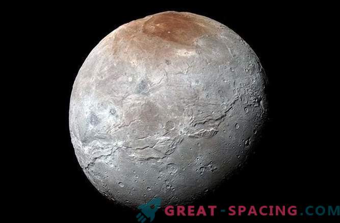 O satélite de Plutão Charon: agredido, amarrotado, mas bonito