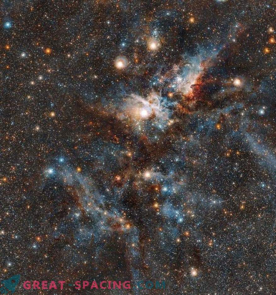 Batalha sangrenta entre as estrelas e poeira na Nebulosa Carina