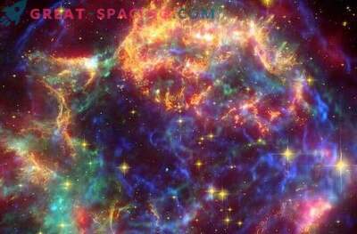 Зашеметяващата супернова има газов плик.