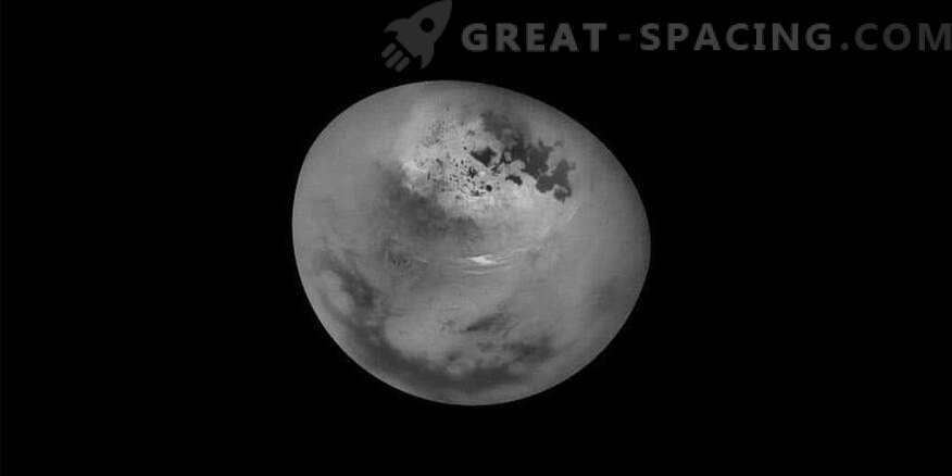 O vento levanta as nuvens de Titã: as observações de Cassini
